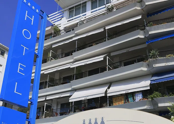 فندق Napoleon مينتون